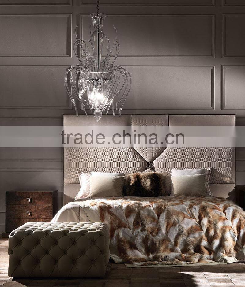 Italy New Classic Luxury Bedroom Furniture King Size Bed/ Elegant Beige Fabric Upholstery Top Quality Wedding Bed