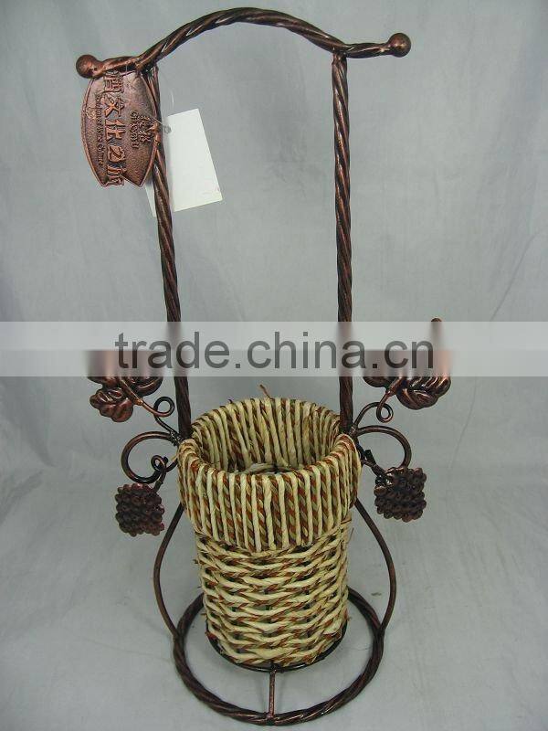 Metal wine display (J150)