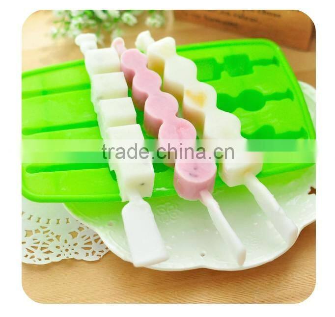 Funny Sugar-coated berry shaped 3 cavity silicone ice tray mold with sticks