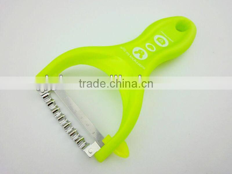 2014 New design Y shape 5- inch waved blade peeler in green