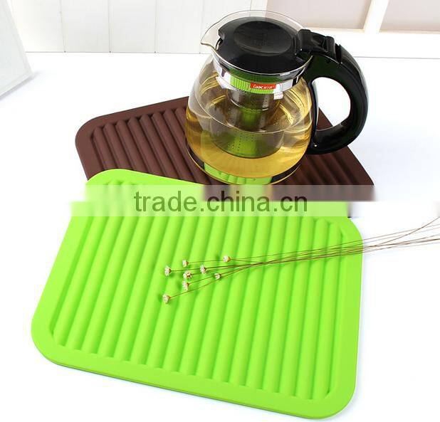 2016 Hot sale FDA and LFGB food grade colorful non-sick silicone table mat & silicone drying mat