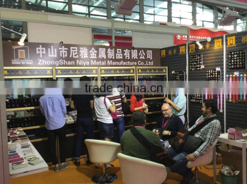 2016 exhibition Custom leather keychain wholesale handmade leather keychain