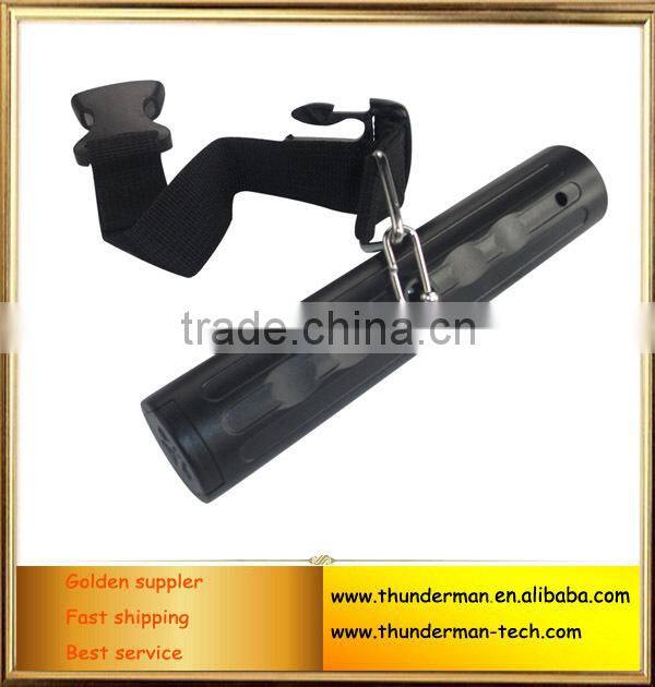 Portable digital luggage weighing scale with flashlight function