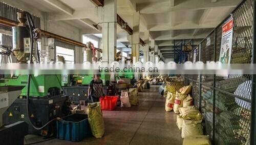 2015 road safety warning triangle labels for emergency use