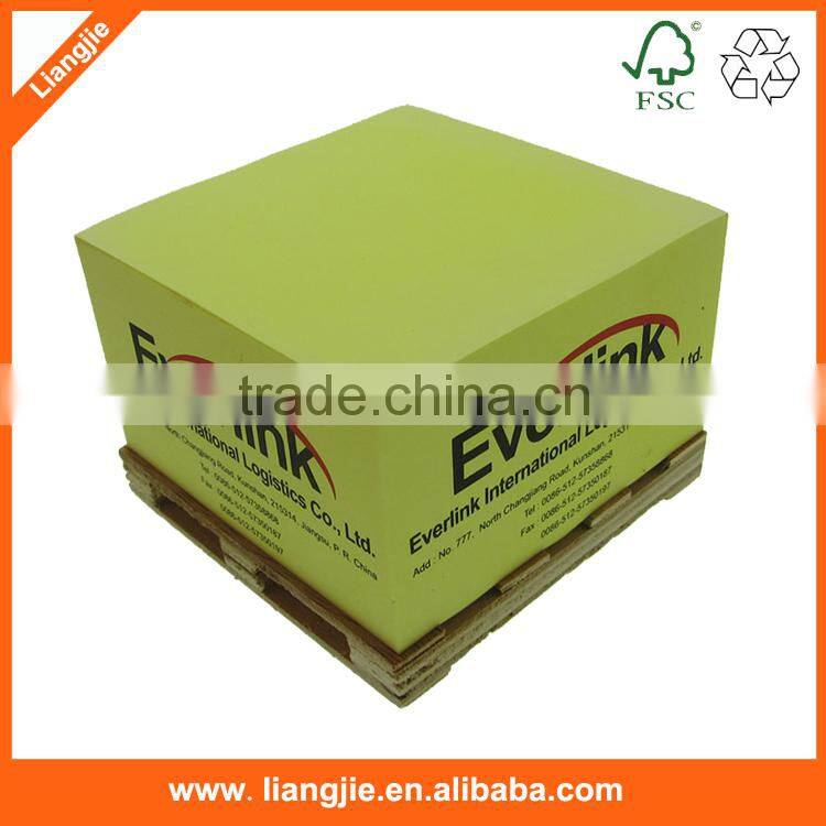 Paper block note cube memo cube with wood pallet