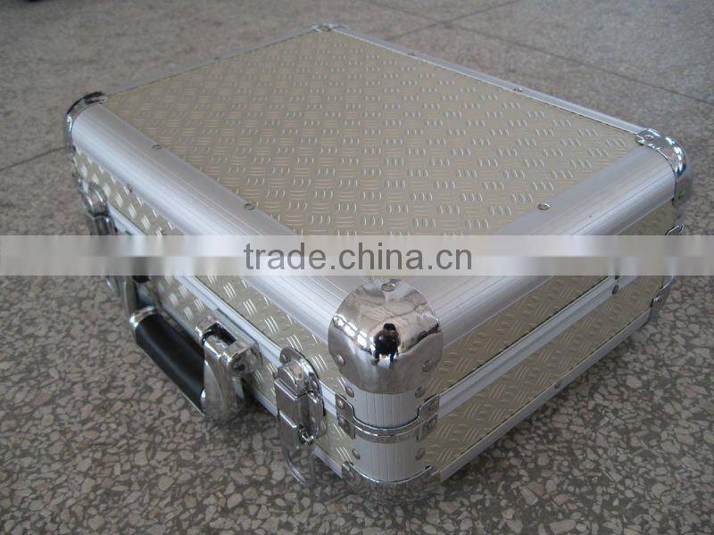 aluminum tool case with tool pallet