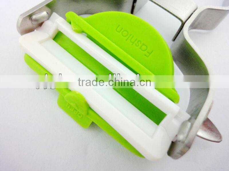 P040 Sampa new designed stainless steel handle ceramic magic peeler