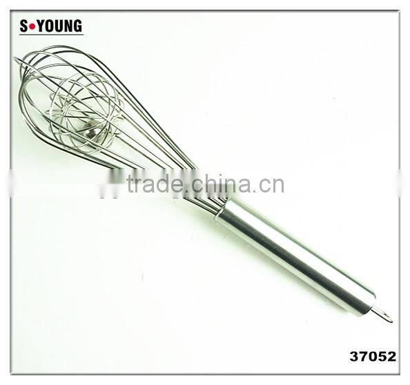 37052 Superior Aeration with the 3-in-1 Design - Blending whisk
