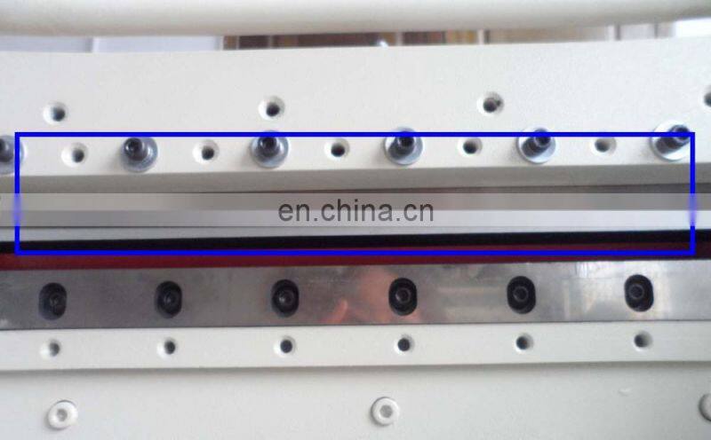 Automatic aluminum foil laminating and cutting machine