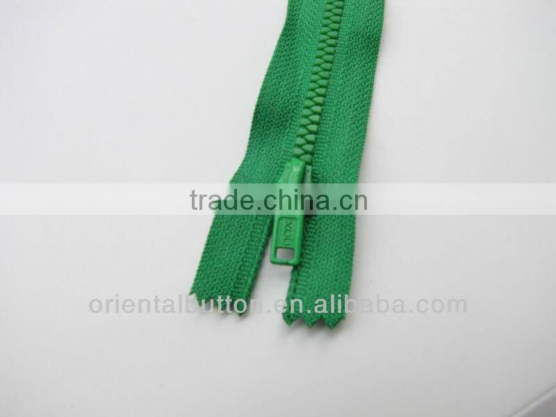close end polyester zipper