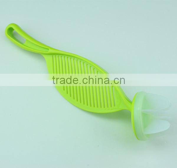 Practical Green Color Plastic Kitchen Rice Washing Tool