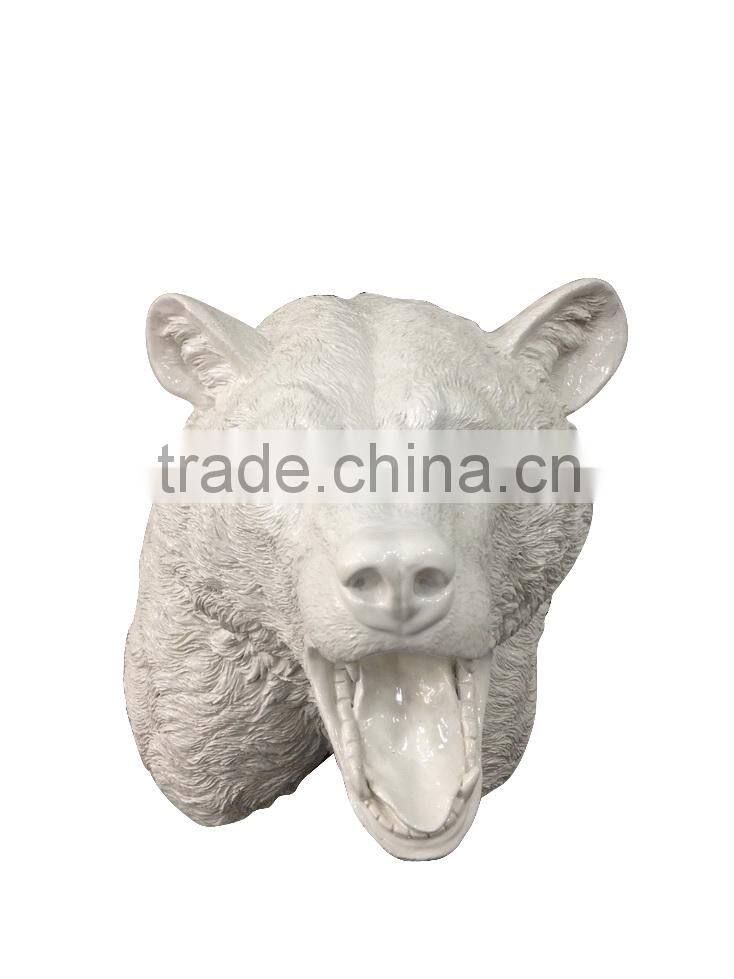 Polyresin home and wall decor