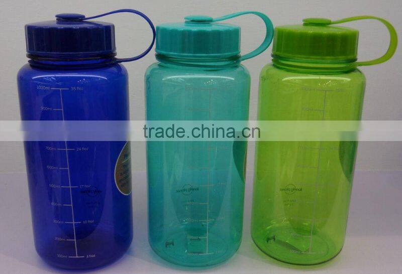 Round bpa free water bottle with handle