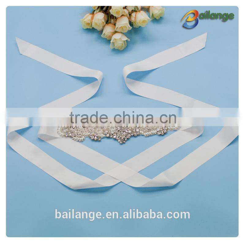 Wonderful Surprise Fashion feather shape crystal applique