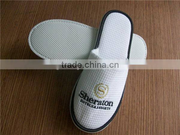 Custom hotel slipper, indoor soft disposable slipper with a variety of color.