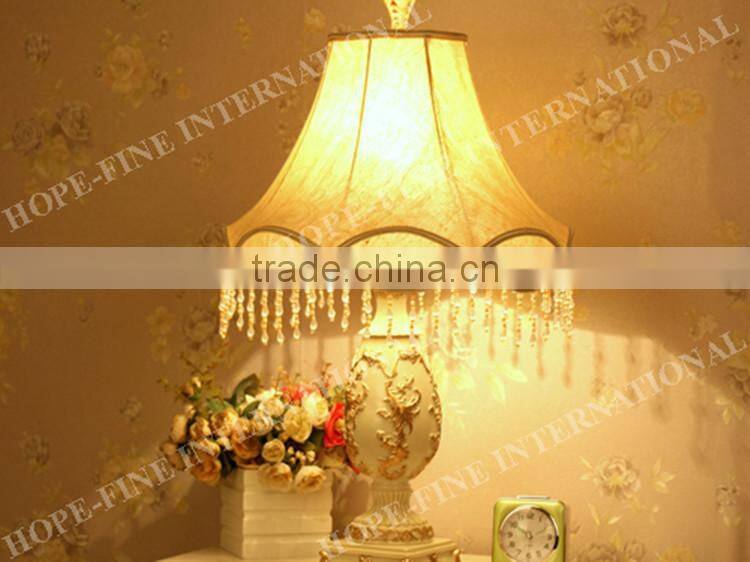 Plastic with Alumium Housing 7W LED Light Bulb