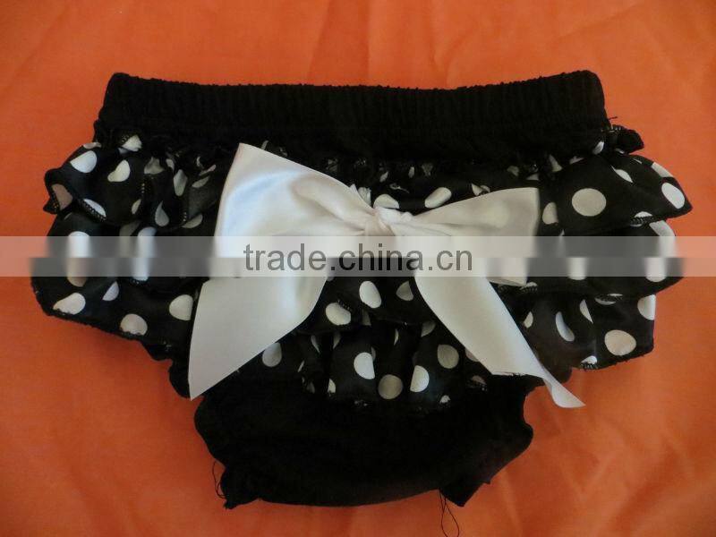 Wholesale baby Christmas clothing Beautiful baby girl bloomers Ruffle baby bloomers baby cotton bloomers
