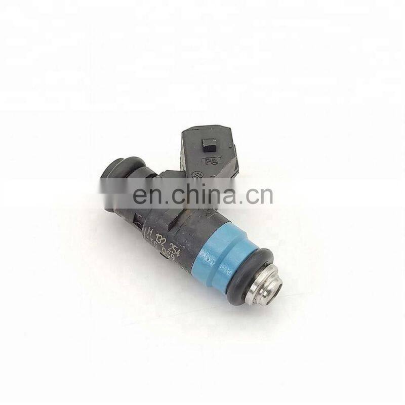 Fuel injector H132254, 8200139674, 8200132254