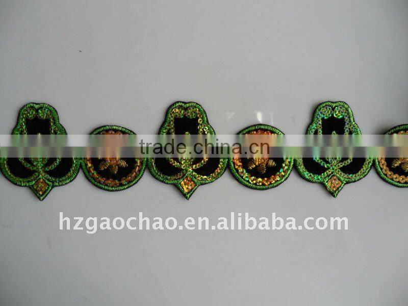 Bud Design hand trimming velvet embroidery lace with black adehesive