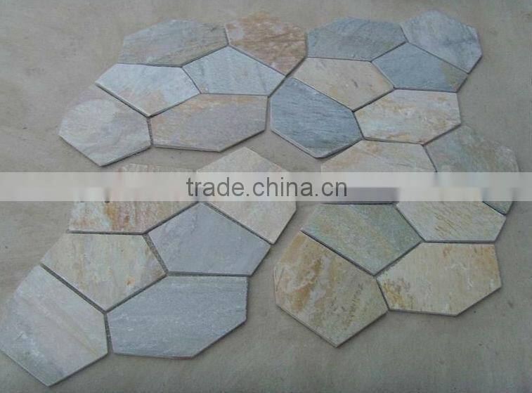 Decorative interlock concrete paving stone