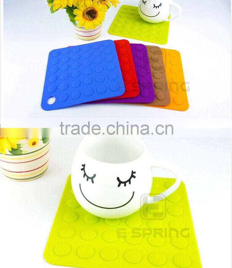 Non-slip salient point silicone chicken pot mat