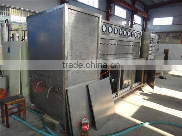 Supercritical CO2 extraction device for extracting foodstuff industry in China