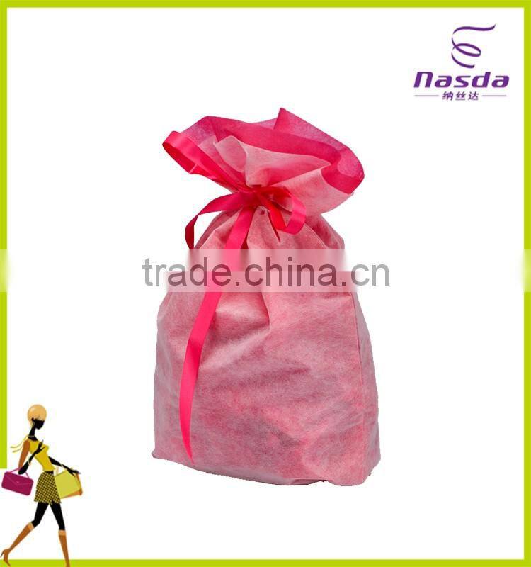 red nonwoven gift bag for wedding with Bunch of pocket