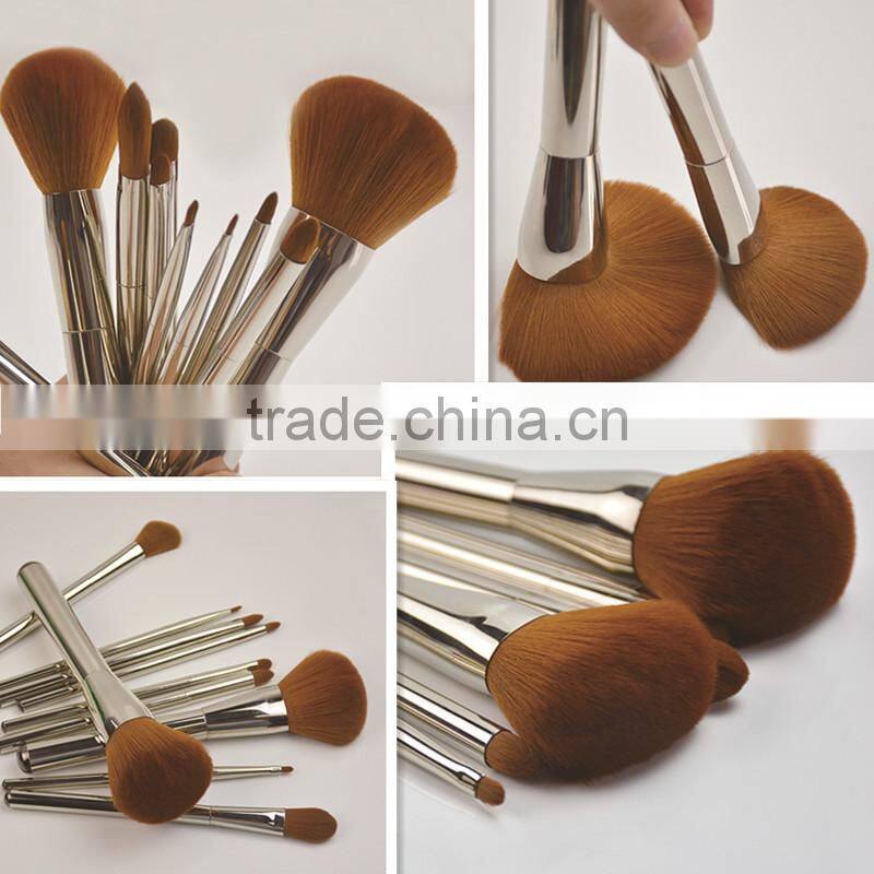 Customized wooden makeup brushes manufactured in China