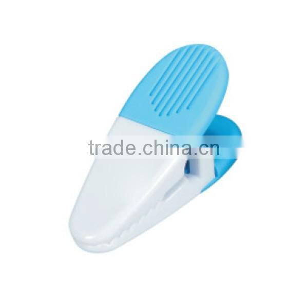 Colored plastic clip for sale