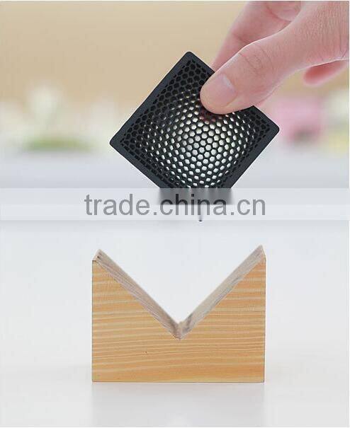 New arrival honeycomb activated carbon air purifier with a wooden holder Superfine particle carbon air purifier