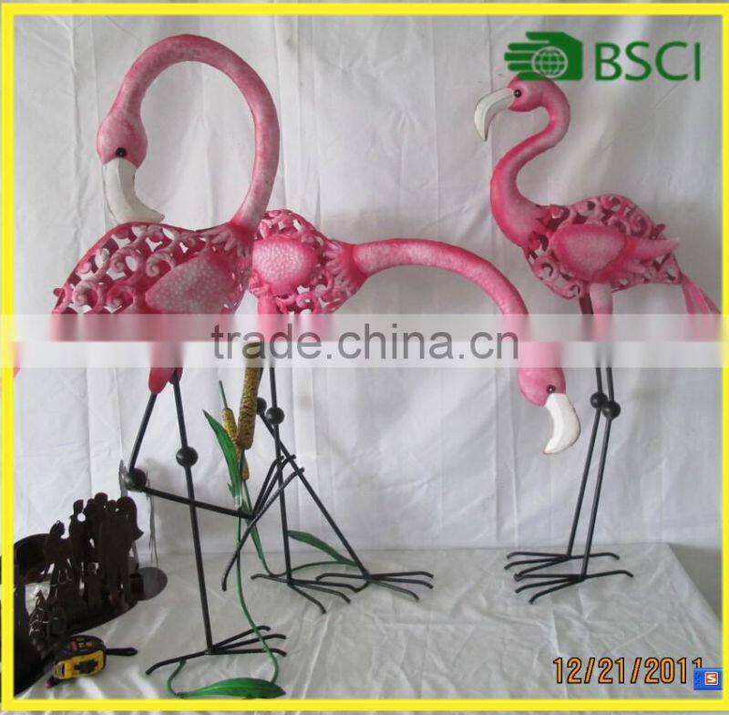 Metal Pink Flamingo Garden Ornaments Home Decoration Handmade Craft From Waste Material