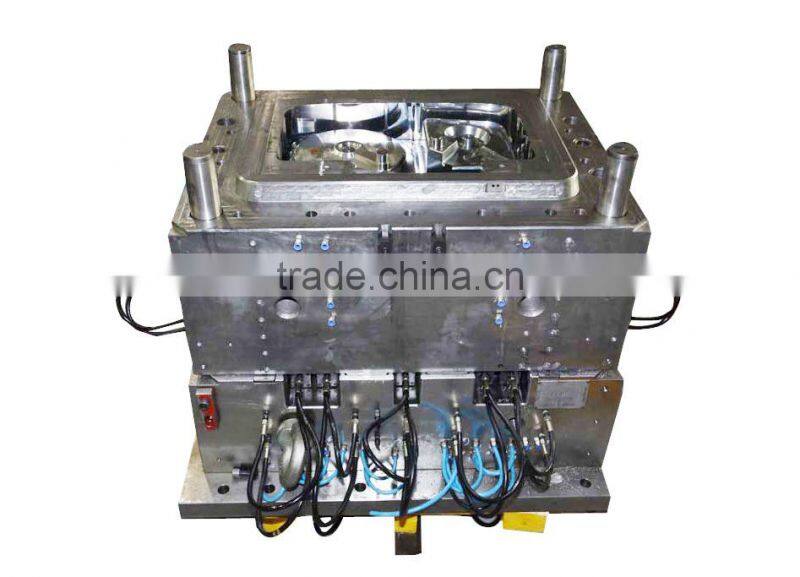 Plastic injection mould