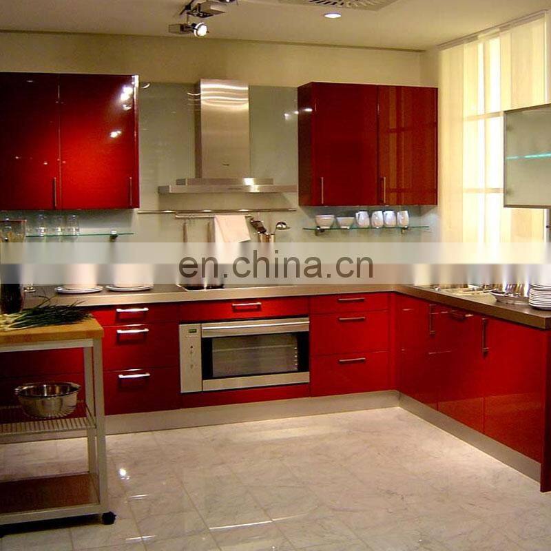 European classic cabinet kitchen with wood roman column design