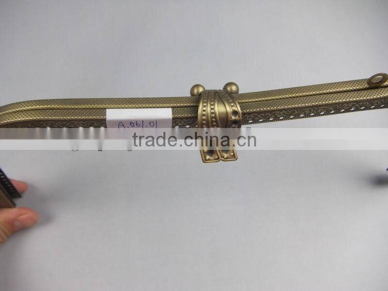 Factory price DIY top quality elegant pinhole big bag frame with clasp loop