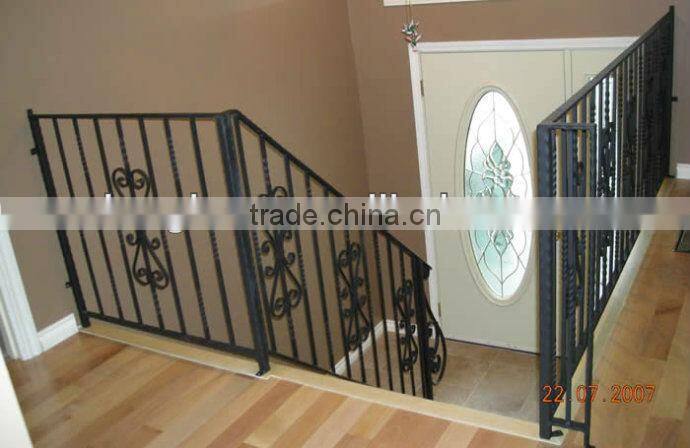 2014 Top-selling interior wrought iron stair handrail