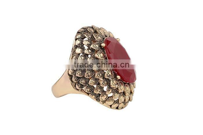 Factory hollow zinc alloy resin big gemstone simple gold finger ring