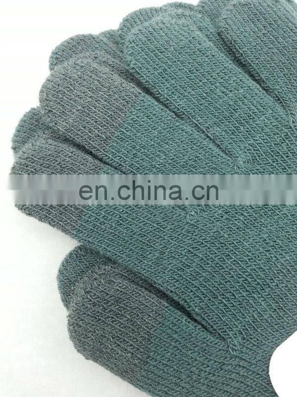 Wholesale Euro-american Winter Knitted Unisex gloves for touch screen iphone