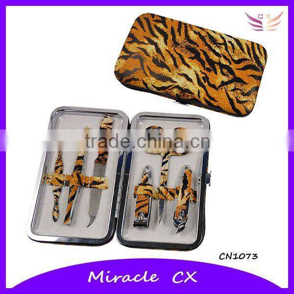 Sparking manicure set with printed gift and novelty wholesales
