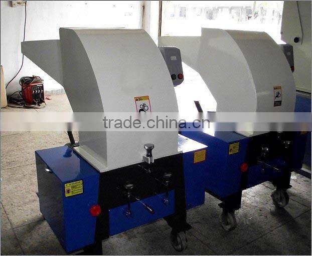 Plastic crusher/grinder