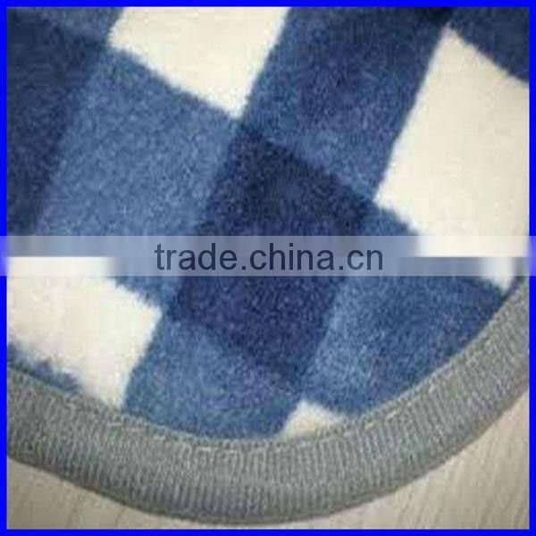 100% polyester super soft maple leaf fleece blanket