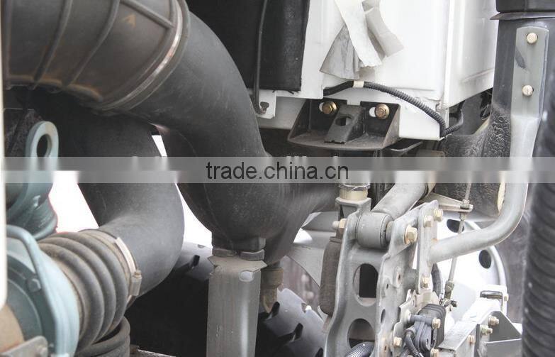 White HOWO Waste Collection Vehicle 266HP 4X2