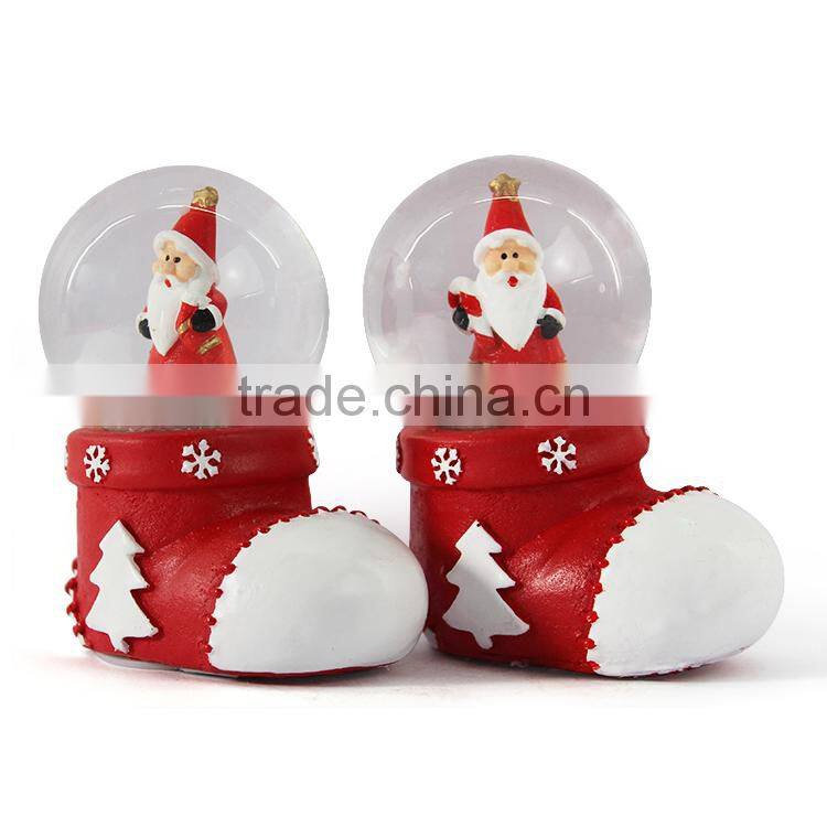2015 Newest resin Christmas snowglobe