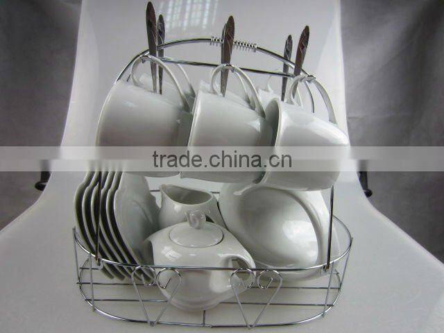 24 pcs dinnerware set with basket