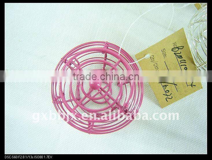Round wire woven small gift storage case with lid