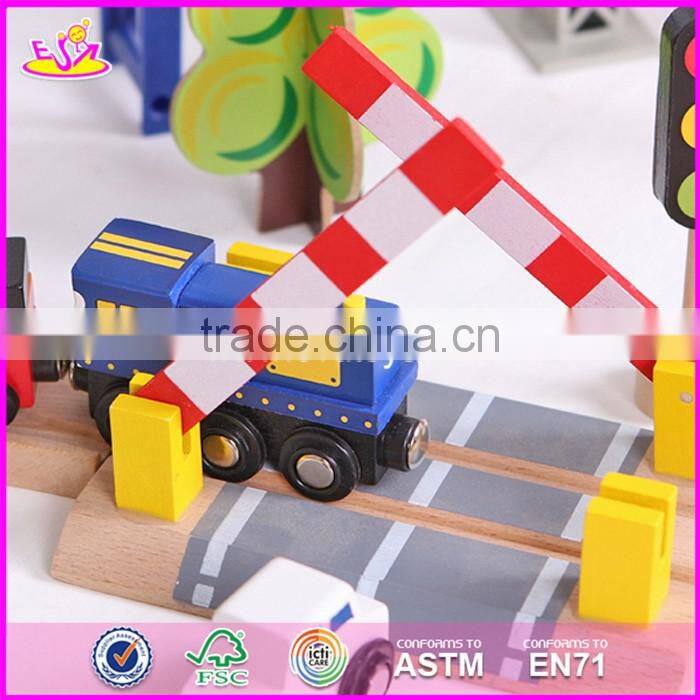 2017 Top fashion funny children activity toys wooden train tracks toys W04C066