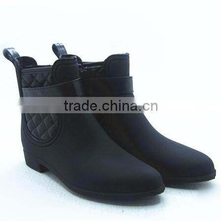 Fashionable Waterproof PVC Rain Boots For Women