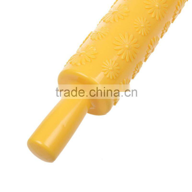 Reposteria Kitchen Non-Stick Embossed daisy Plastic Rolling Pin Fondant decorating Dough Roller baking tool
