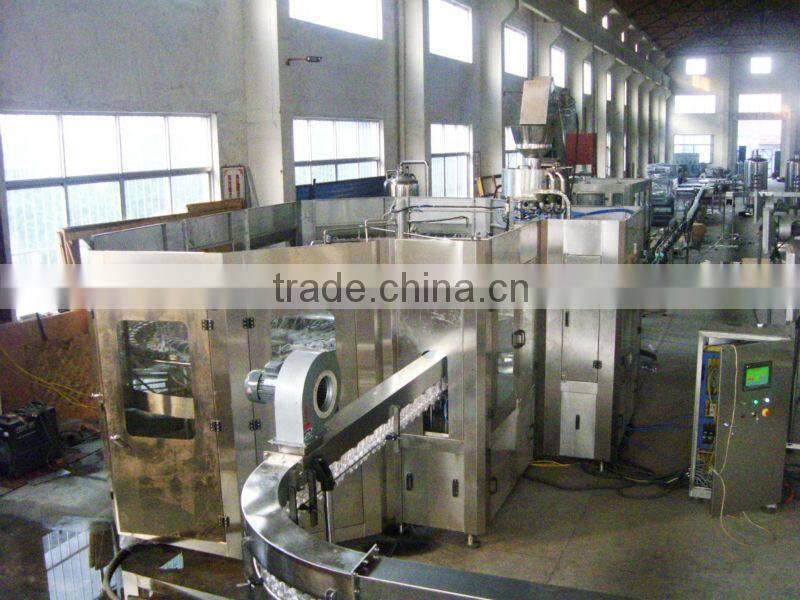PET Bottled Automatic Soft Drink Filling Machine/Line/Carbonated Beverage Bottling Machine