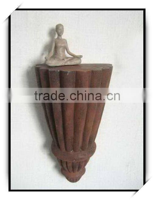 Fabulous decorative 14.5 inches rust resin garden wall bracket
