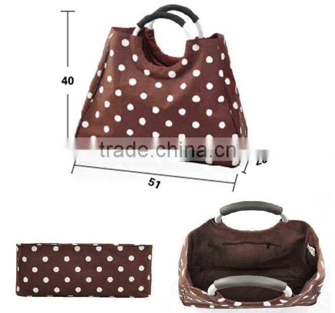 Beach tote bag with metal handles